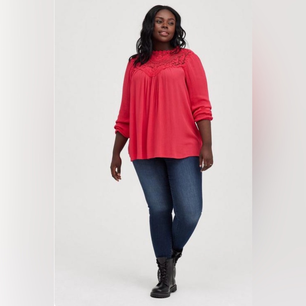 Torrid Crinkle Gauze Crochet Top A3